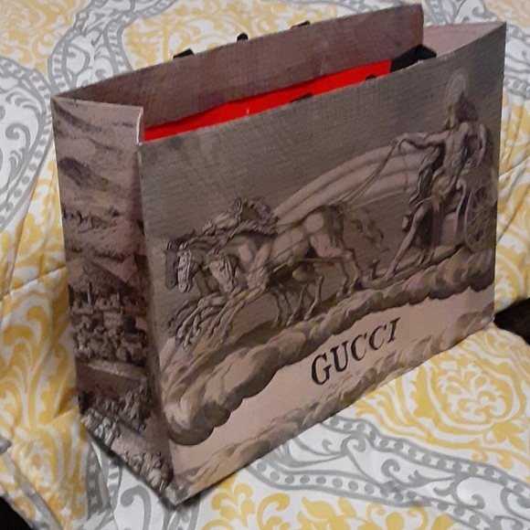 Gucci Limited Edition Paperbag - Picture 3 of 16